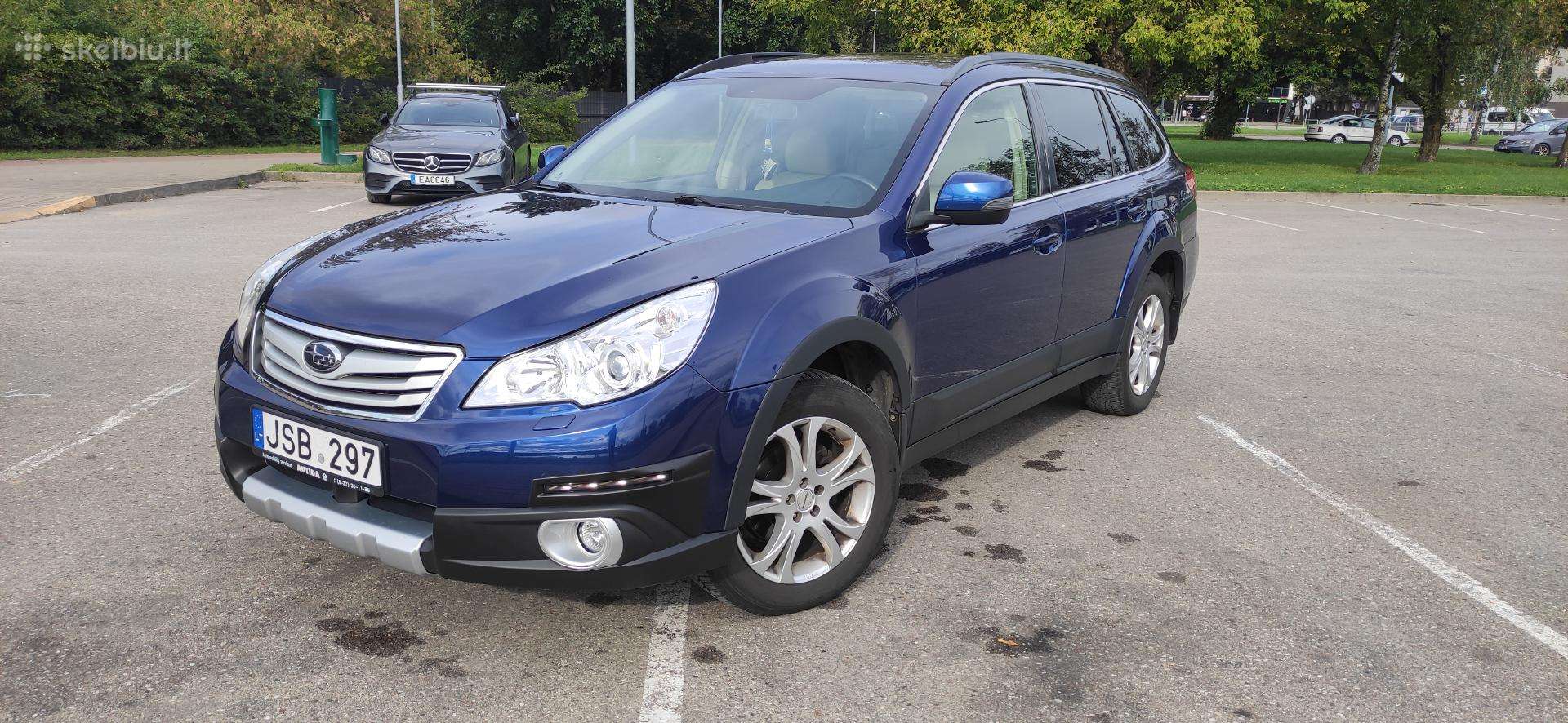Subaru Outback 2012 — вигляд ззаду