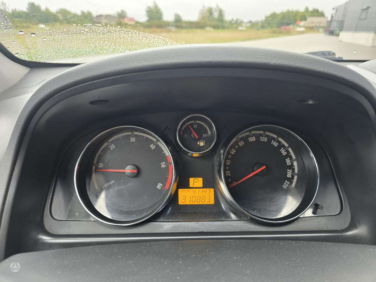Opel Antara 2009 — photo 17