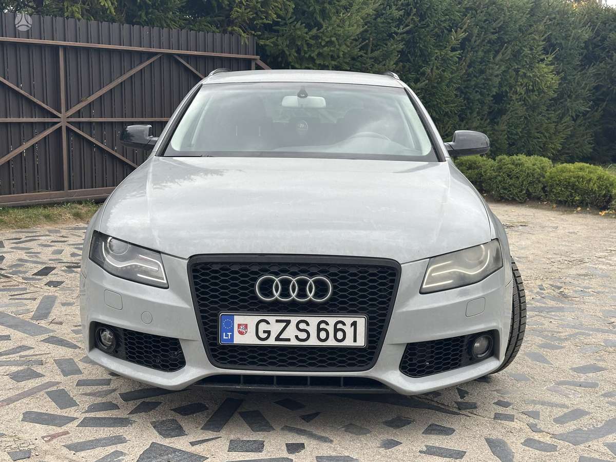 Audi A4 2009 — вигляд ззаду