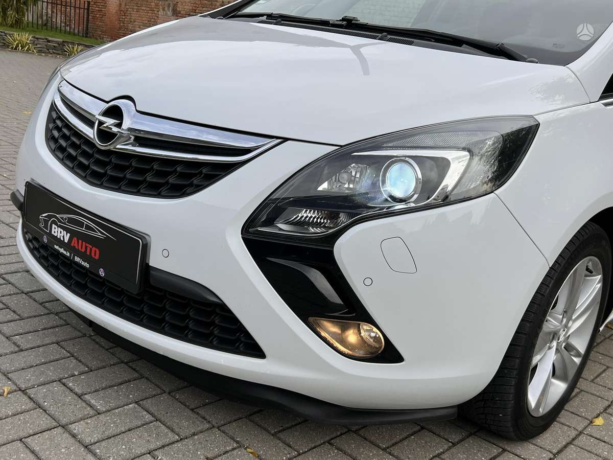 Opel Zafira 2015 — фото 12