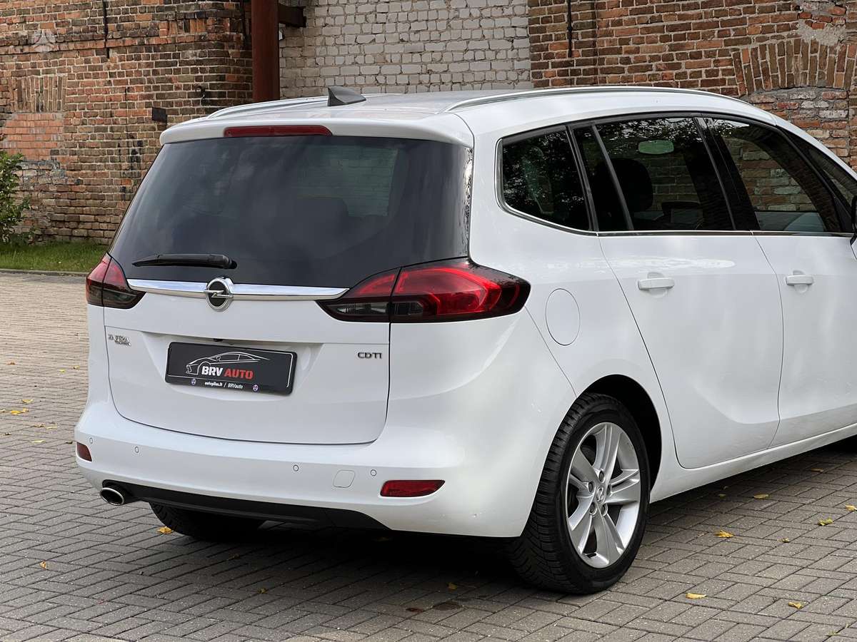 Opel Zafira 2015 — фото 14