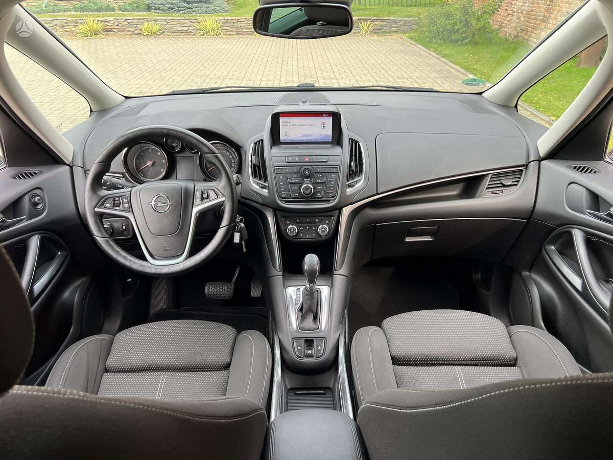 Opel Zafira 2015 — фото 30
