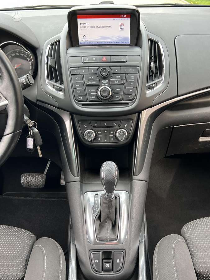 Opel Zafira 2015 — фото 32