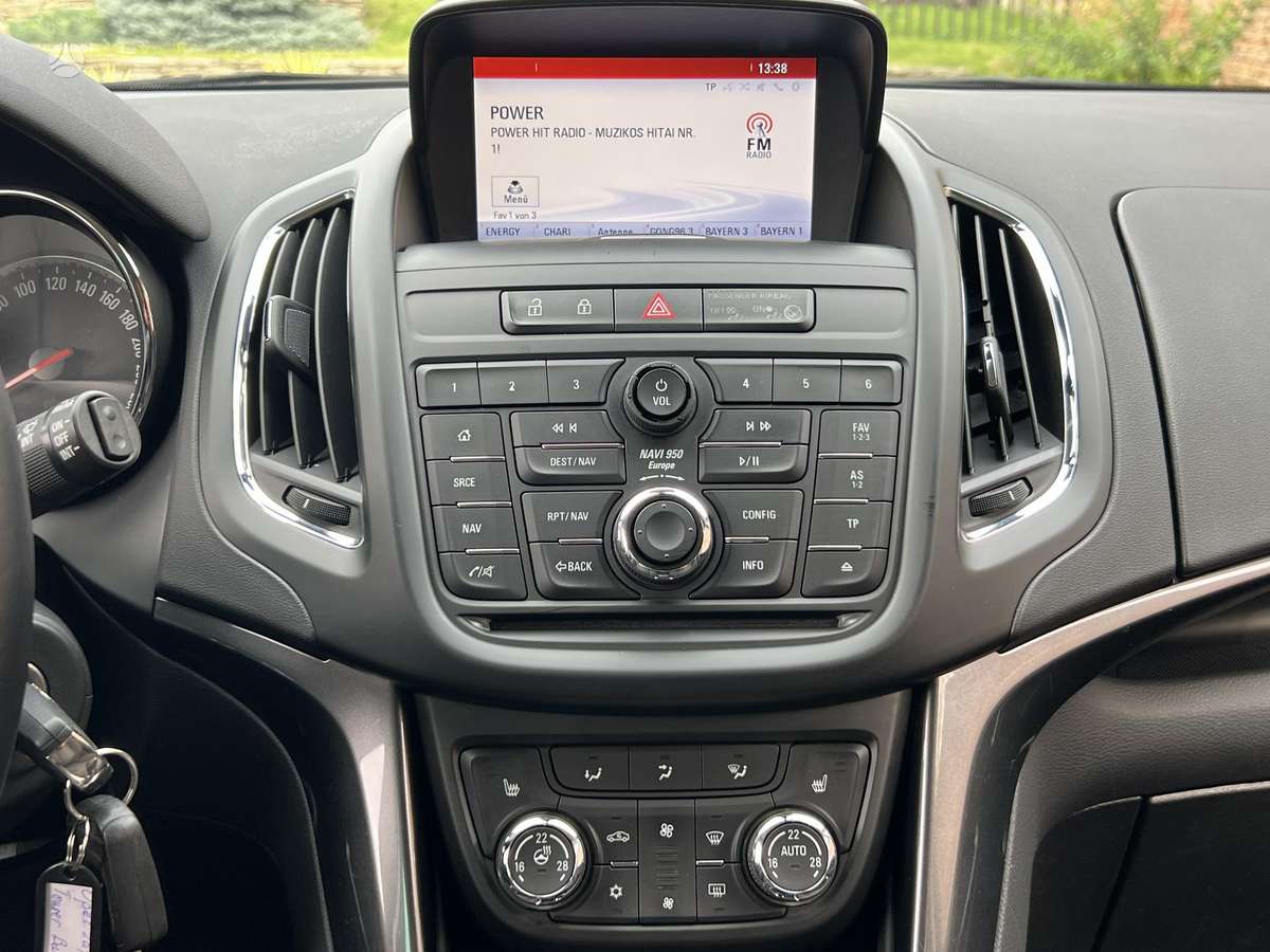 Opel Zafira 2015 — фото 34