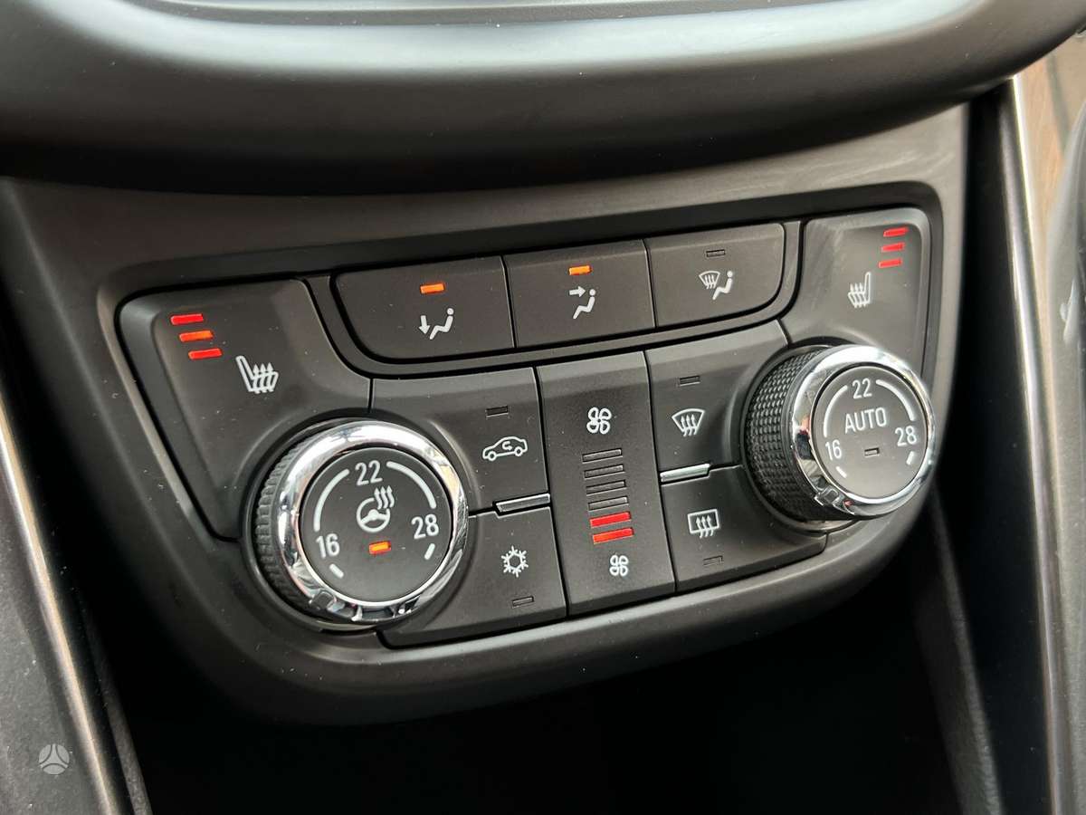 Opel Zafira 2015 — фото 35
