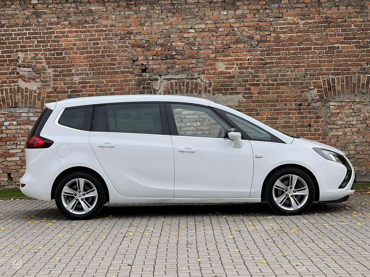 Opel Zafira 2015 — фото 6