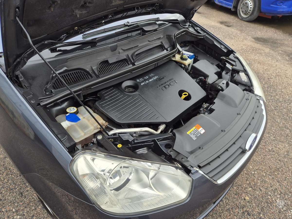 Ford C-MAX 2008 — photo 22
