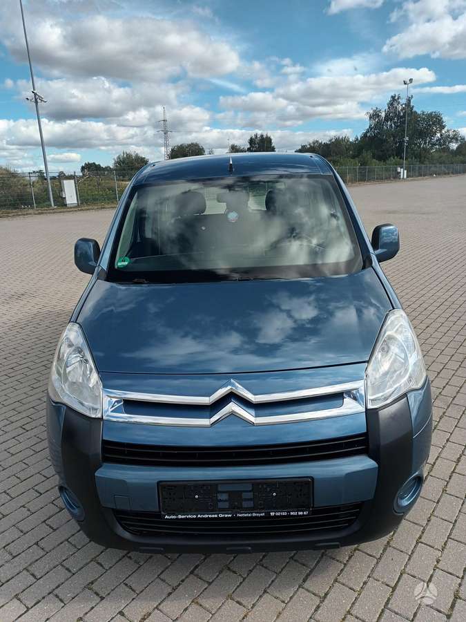 Citroen Berlingo 2010 — rear view