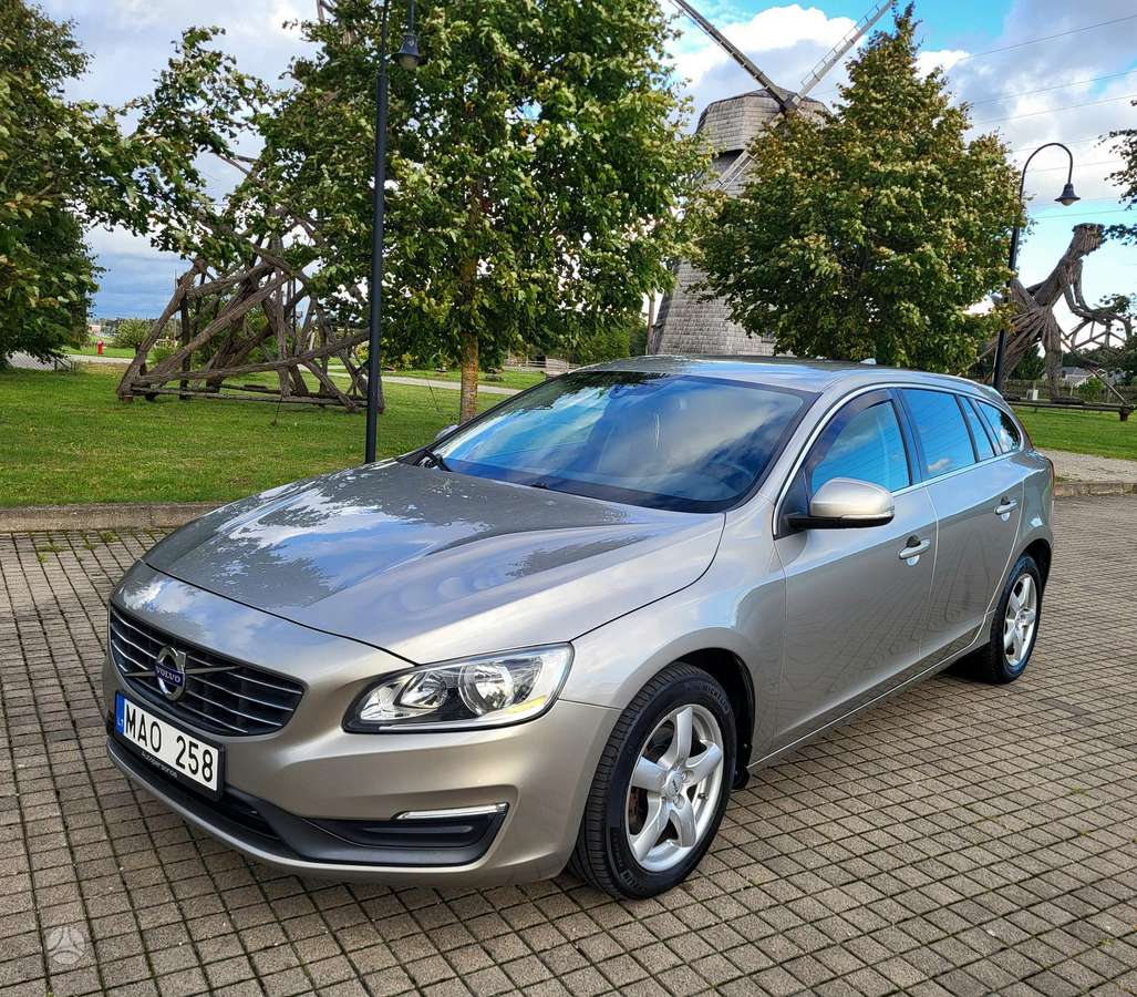 Volvo V60 2013 — photo 10