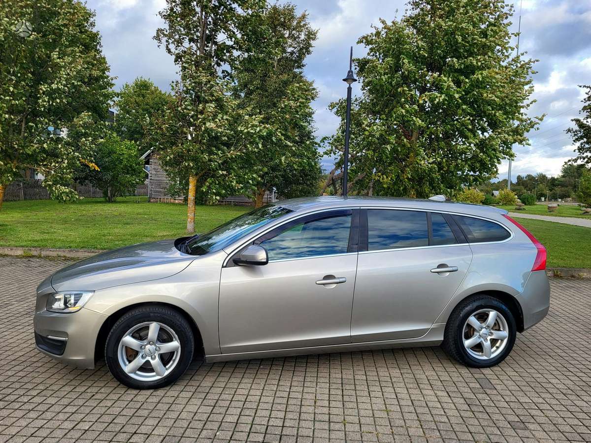 Volvo V60 2013 — photo 11