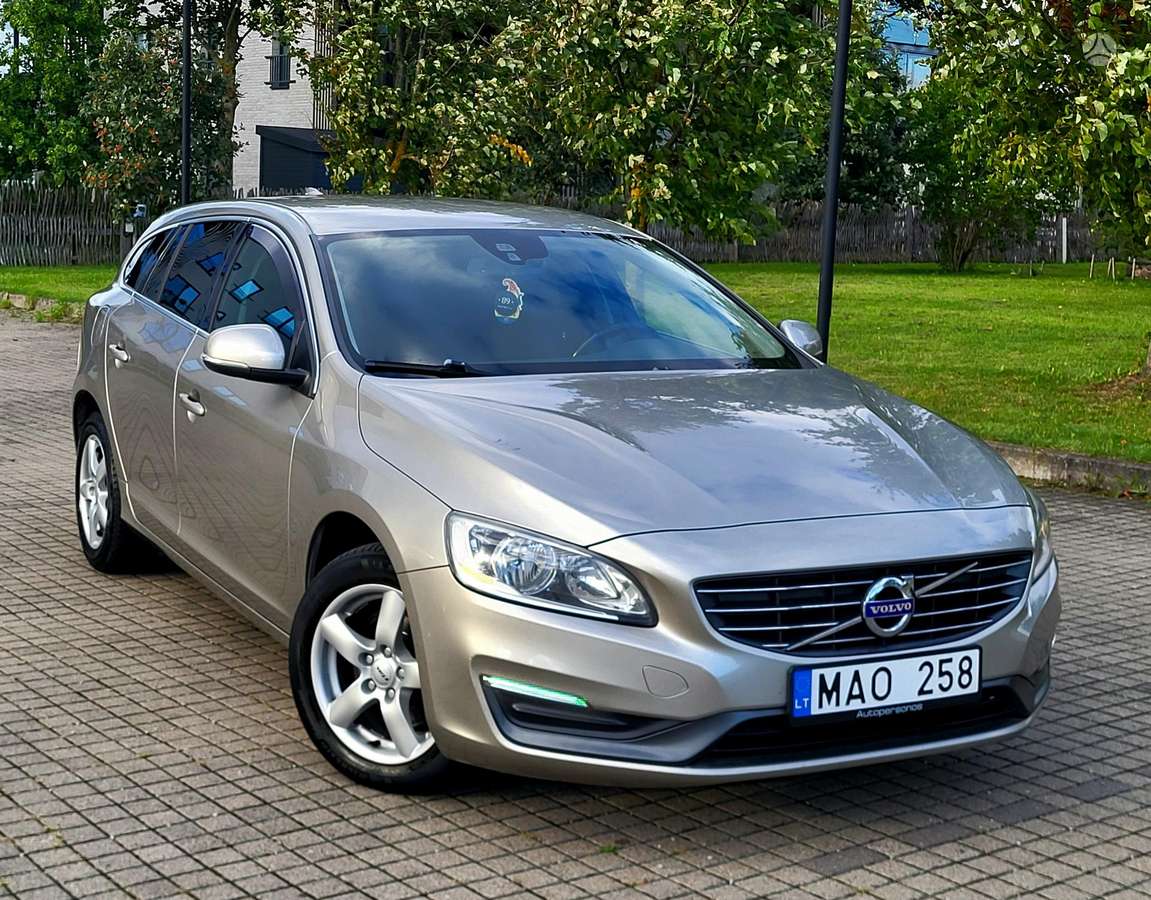 Volvo V60 2013 — photo 12