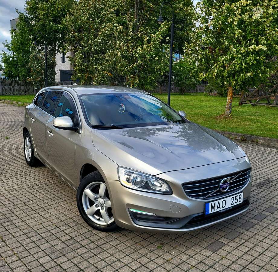 Volvo V60 2013 — photo 13