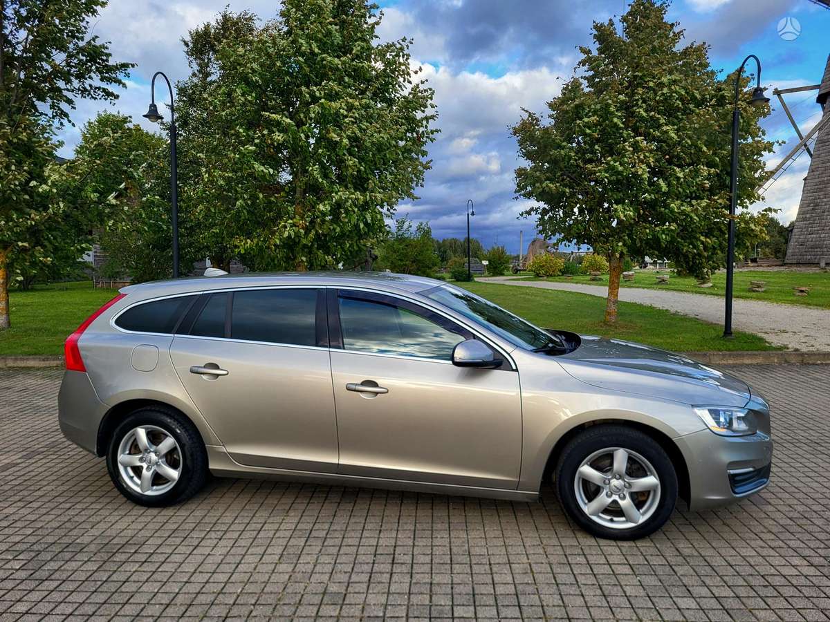 Volvo V60 2013 — photo 14
