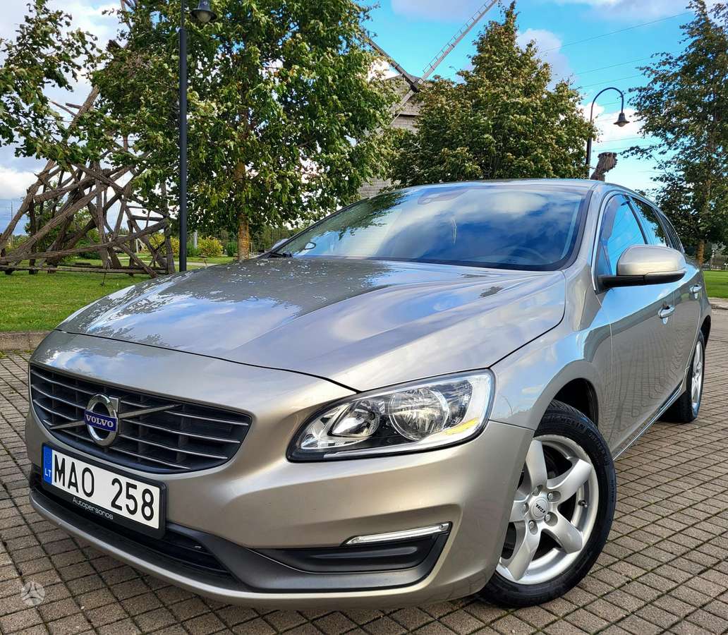 Volvo V60 2013 — photo 14