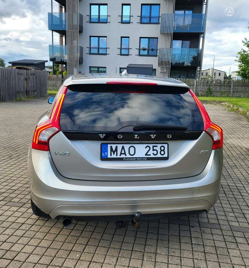 Volvo V60 2013 — photo 15