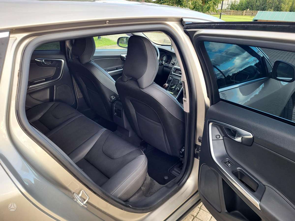 Volvo V60 2013 — photo 23