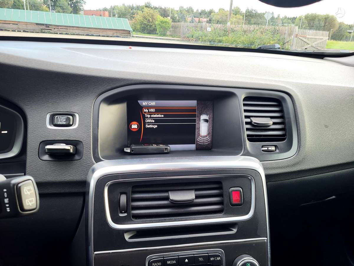 Volvo V60 2013 — photo 24