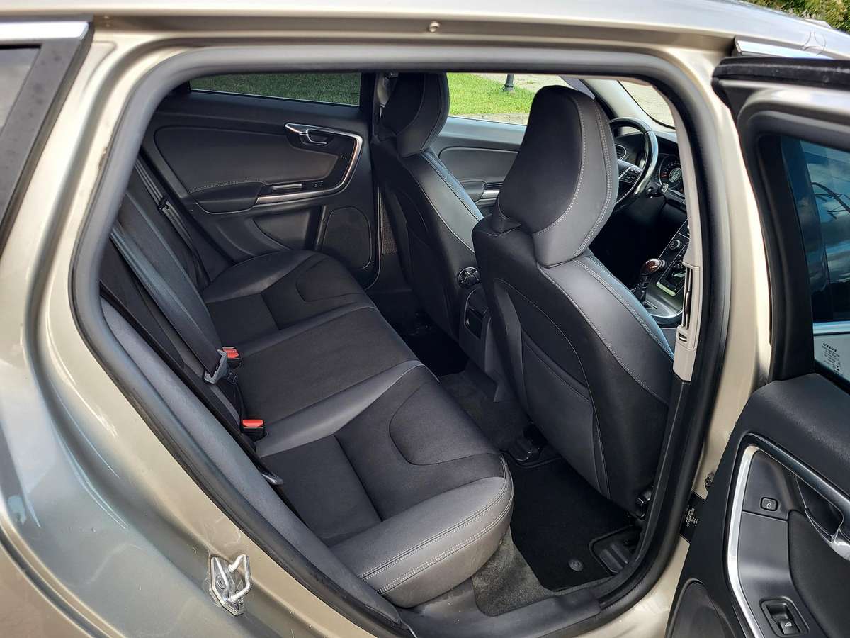 Volvo V60 2013 — photo 27
