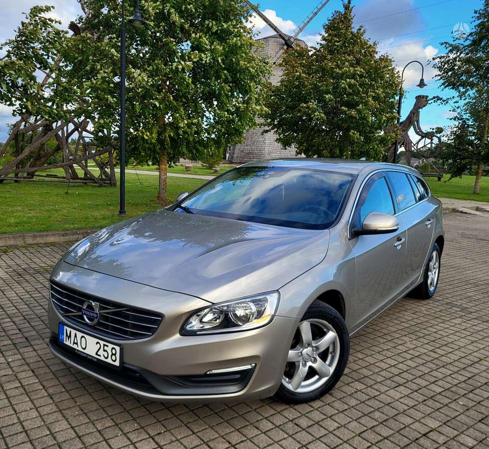 Volvo V60 2013 — engine 1600 cm³, 114 HP (84kW)