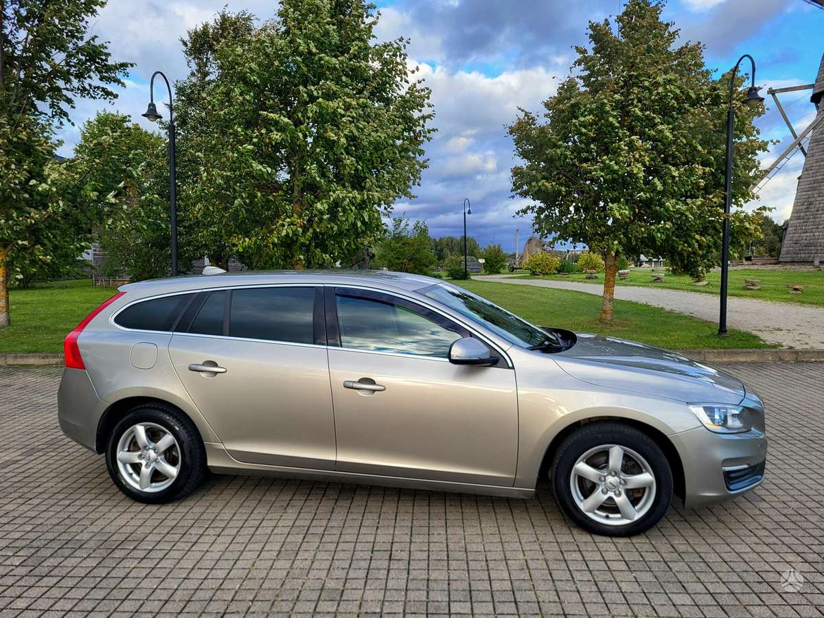 Volvo V60 2013 — engine 1600 cm³, 114 HP (84kW)