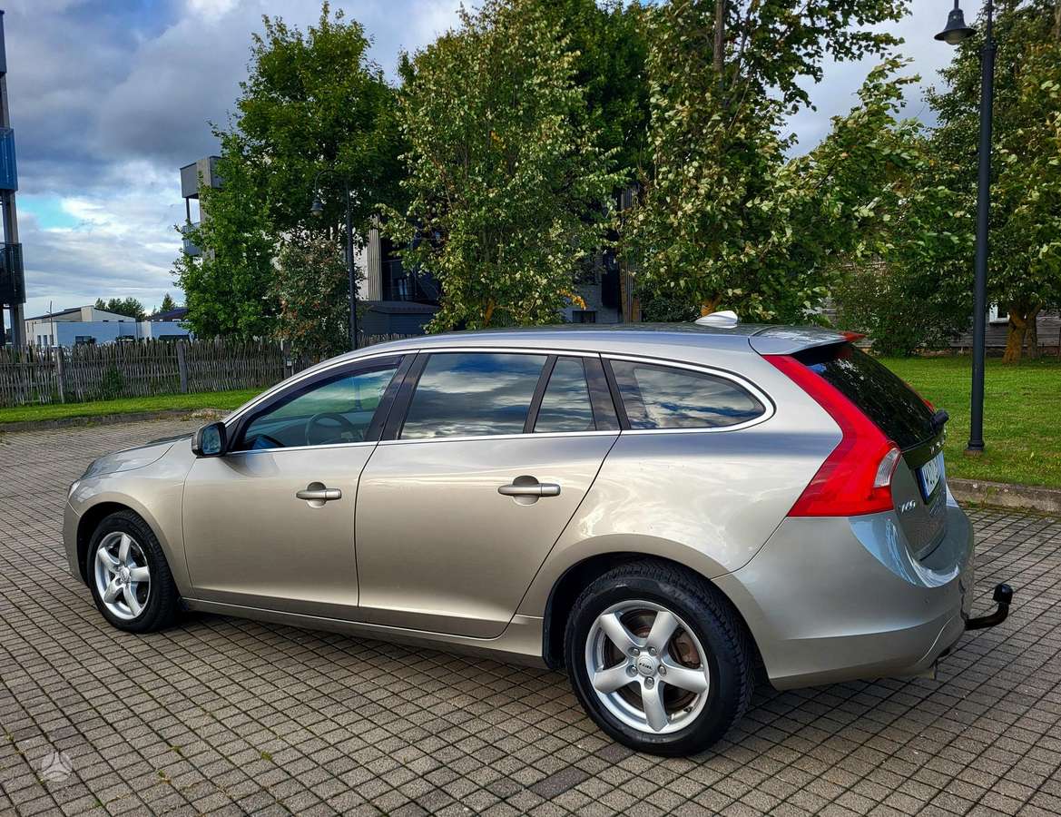 Volvo V60 2013 — photo 6