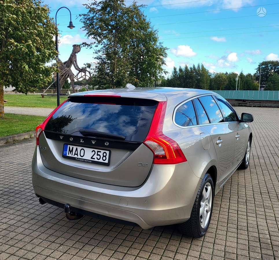 Volvo V60 2013 — photo 7