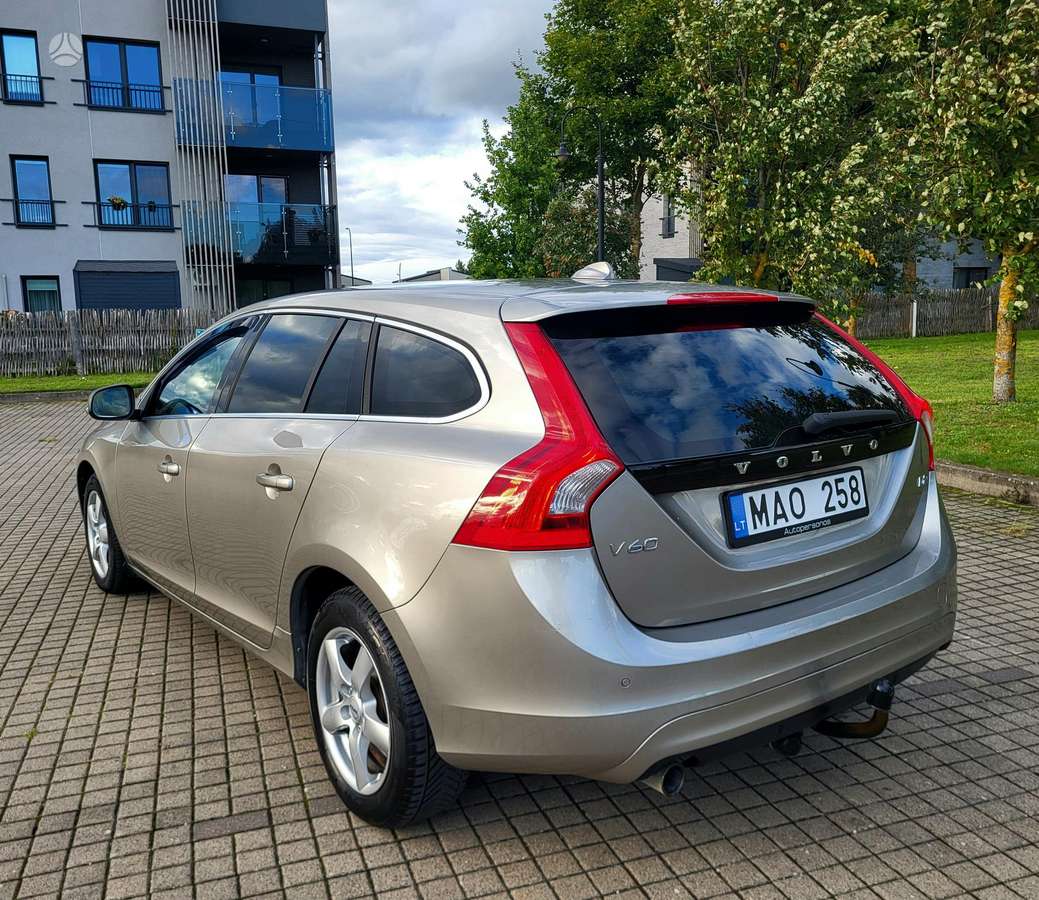 Volvo V60 2013 — photo 7