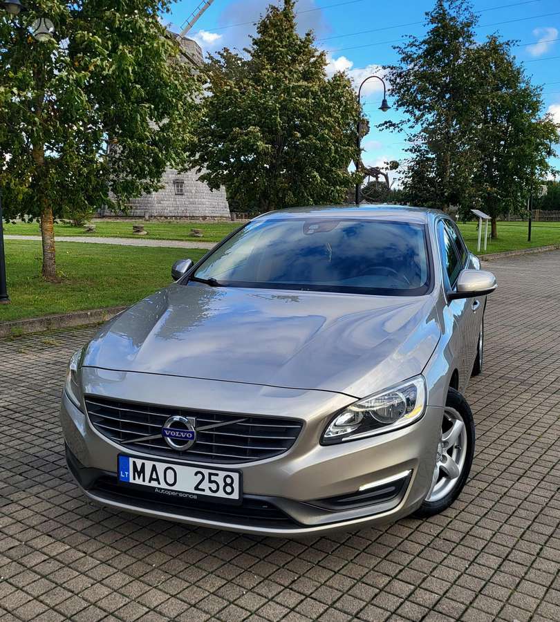Volvo V60 2013 — photo 8