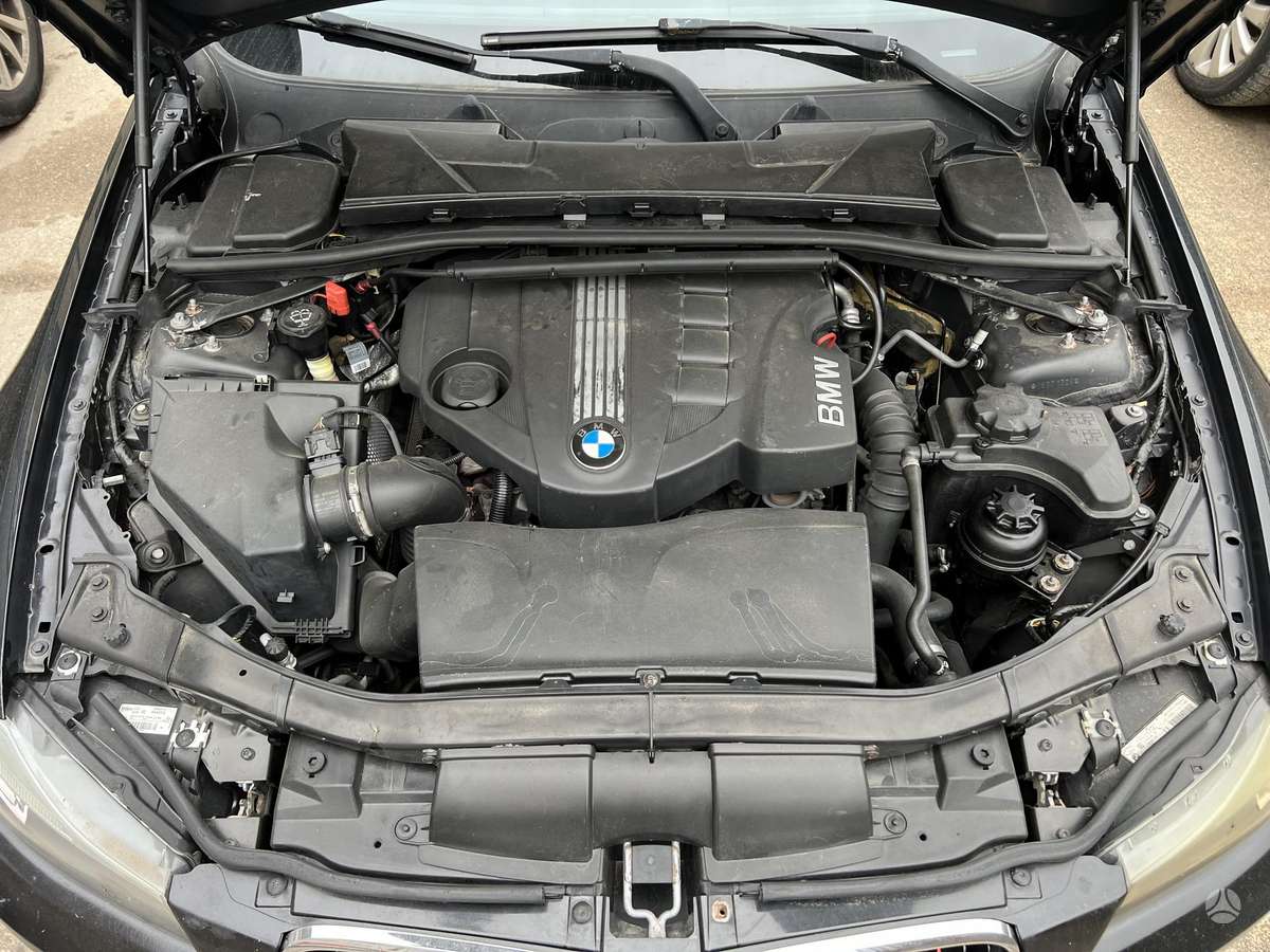 BMW 320 2009 — photo 15
