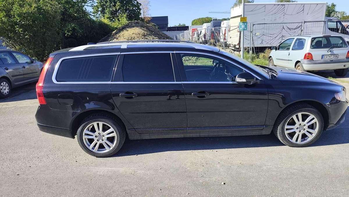 Volvo V70 2011 — photo 9
