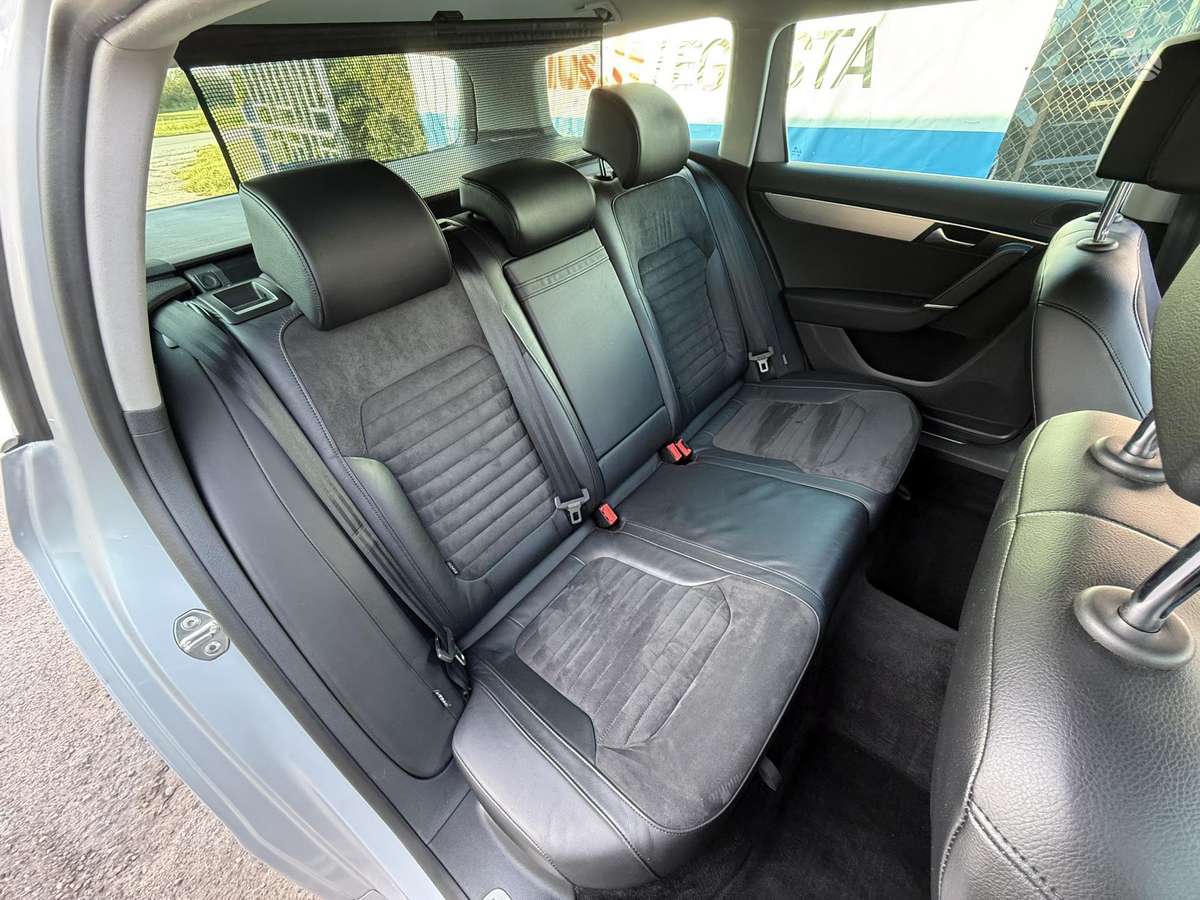 Volkswagen Passat 2011 — photo 11