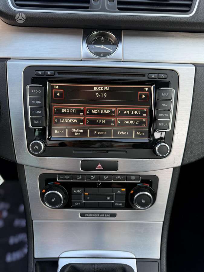 Volkswagen Passat 2011 — photo 13