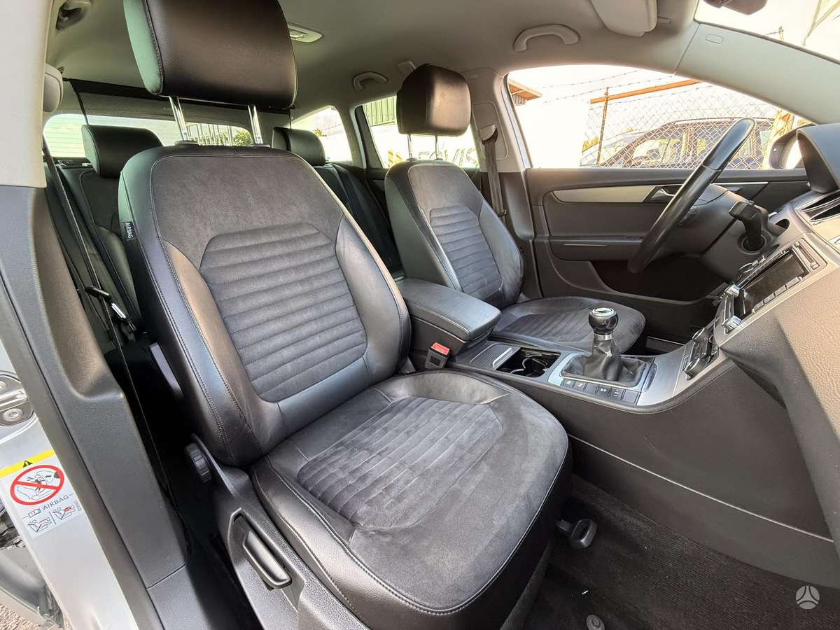 Volkswagen Passat 2011 — photo 17