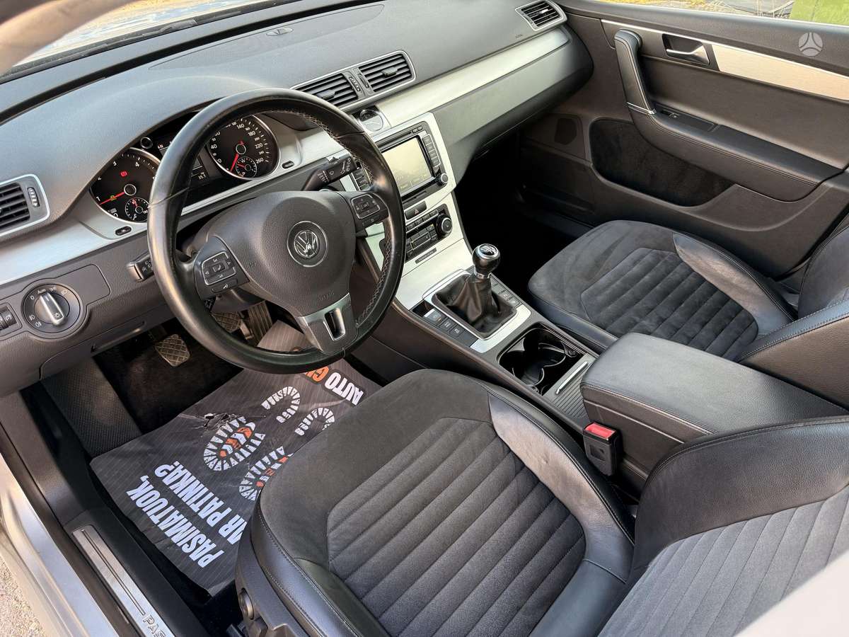 Volkswagen Passat 2011 — photo 18