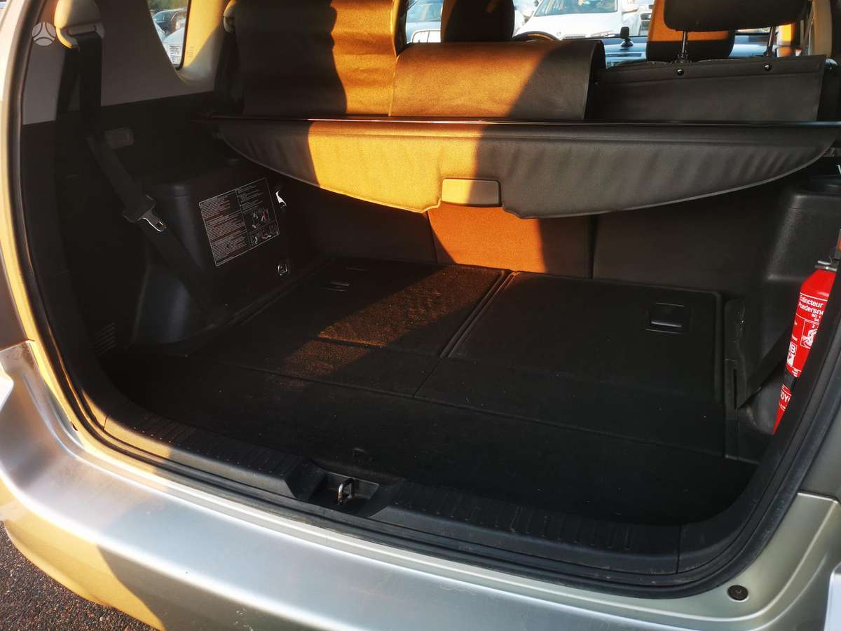 Toyota Corolla 2005 — interior