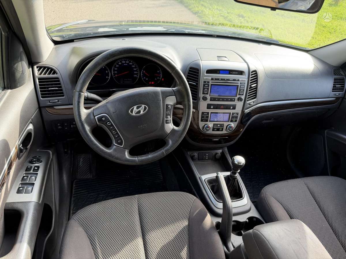 Hyundai Santa 2010 — photo 7