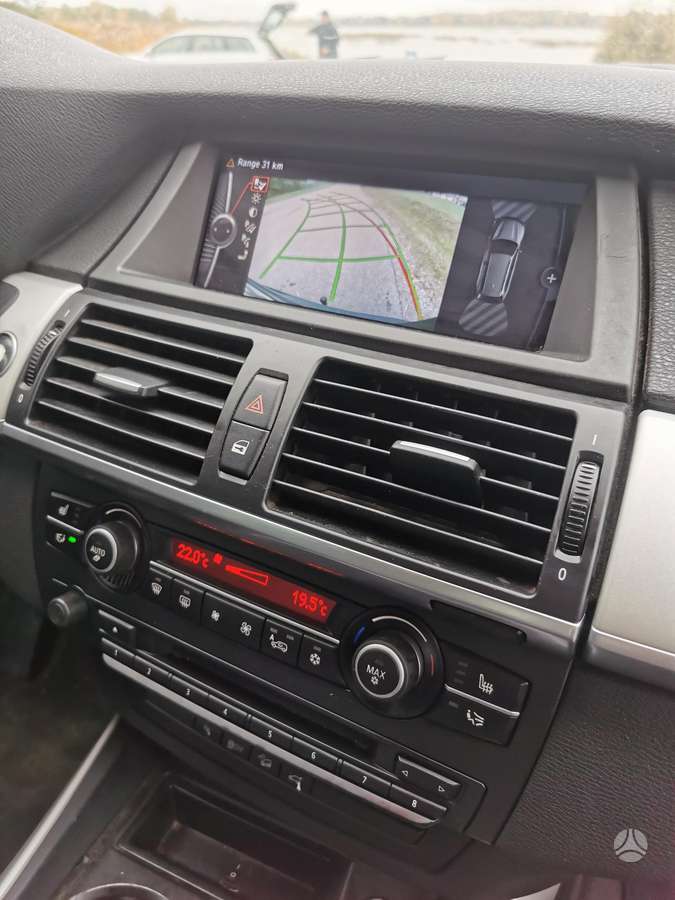 BMW X5 2010 — photo 14