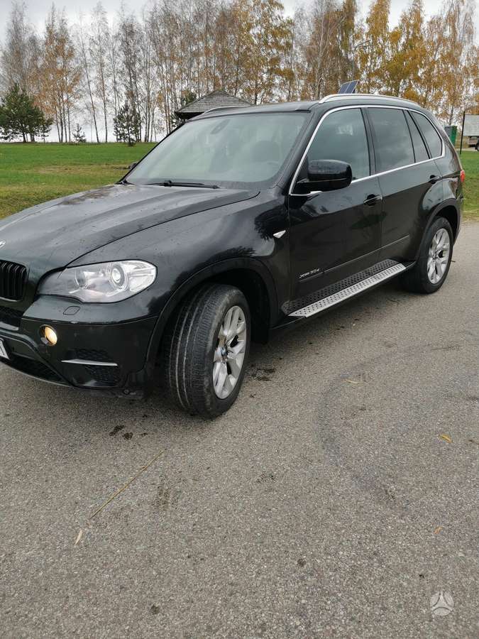 BMW X5 2010 — engine 2993 cm³, 245 HP (180kW)