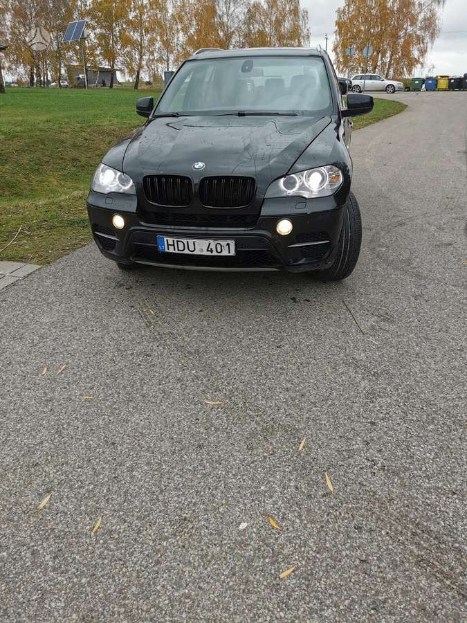 BMW X5 2010 — photo 5