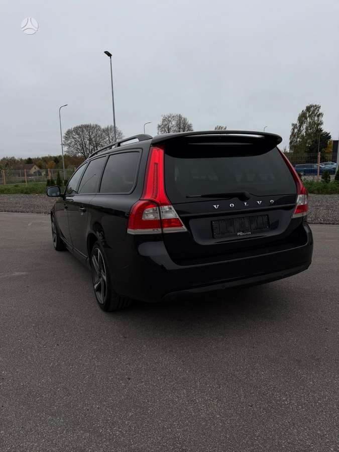 Volvo V70 2014 — interior