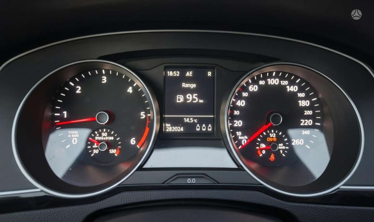 Volkswagen Passat 2015 — photo 11