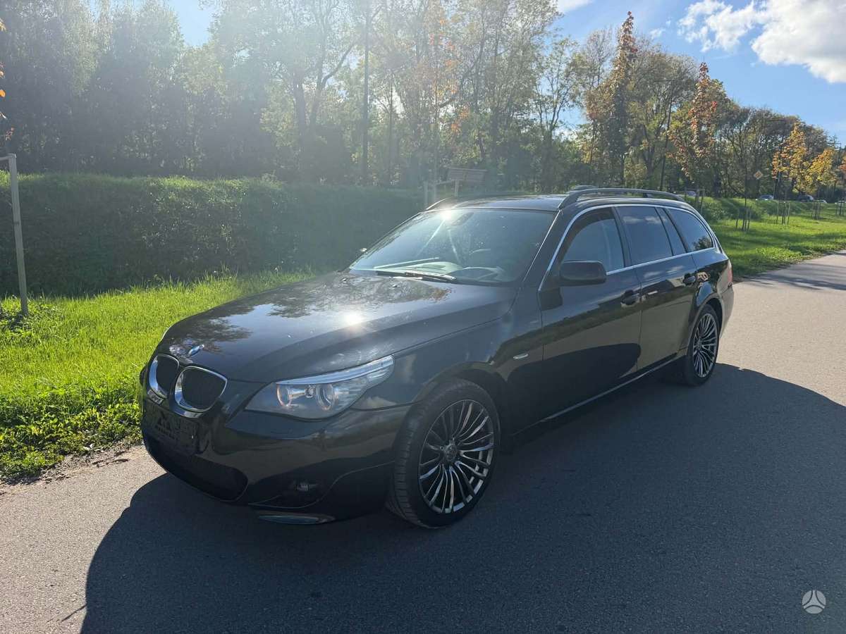 BMW 520 2008 — вигляд ззаду