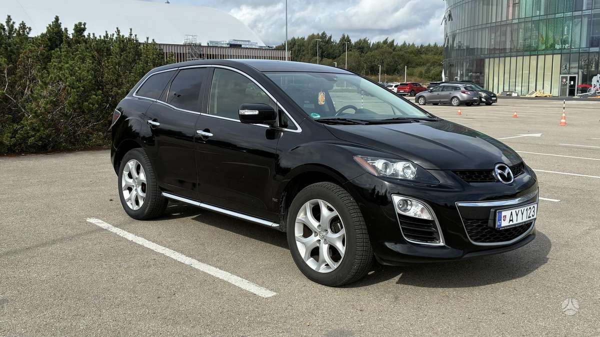 Mazda CX-7 2010 — interior