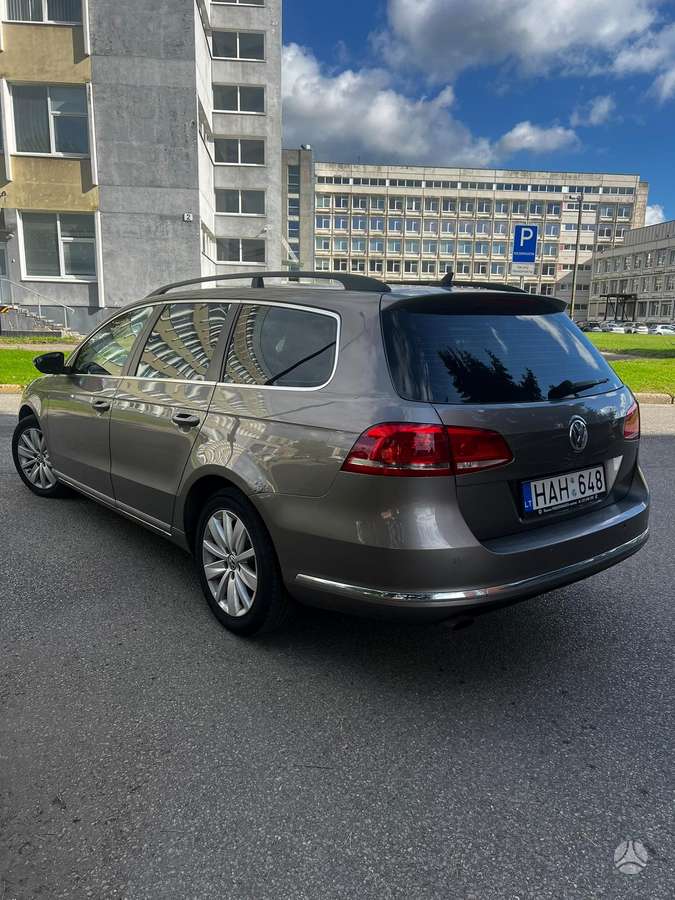 Volkswagen Passat 2011 — engine 1598 cm³, 105 HP (77kW)
