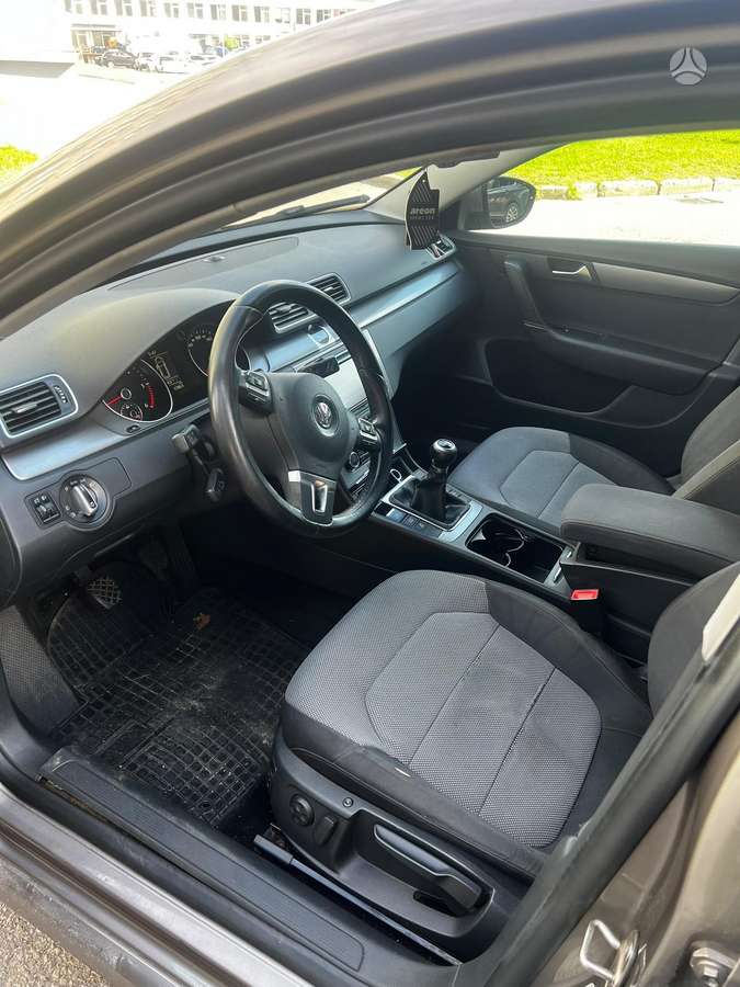 Volkswagen Passat 2011 — photo 5
