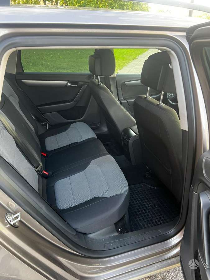 Volkswagen Passat 2011 — photo 6