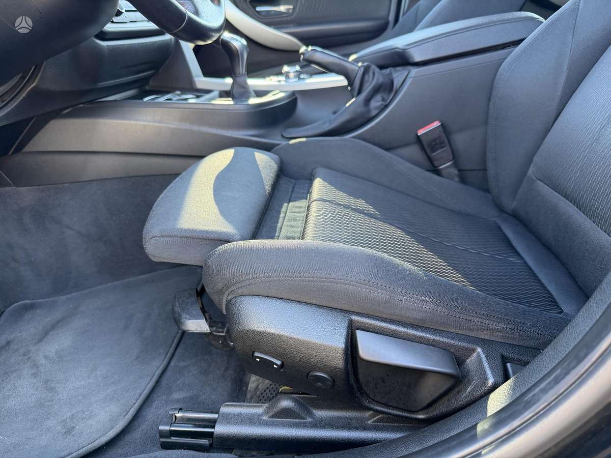 BMW 320 2013 — photo 11