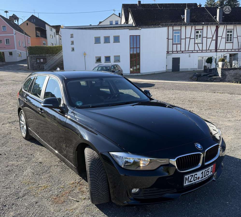 BMW 320 2013 — rear view