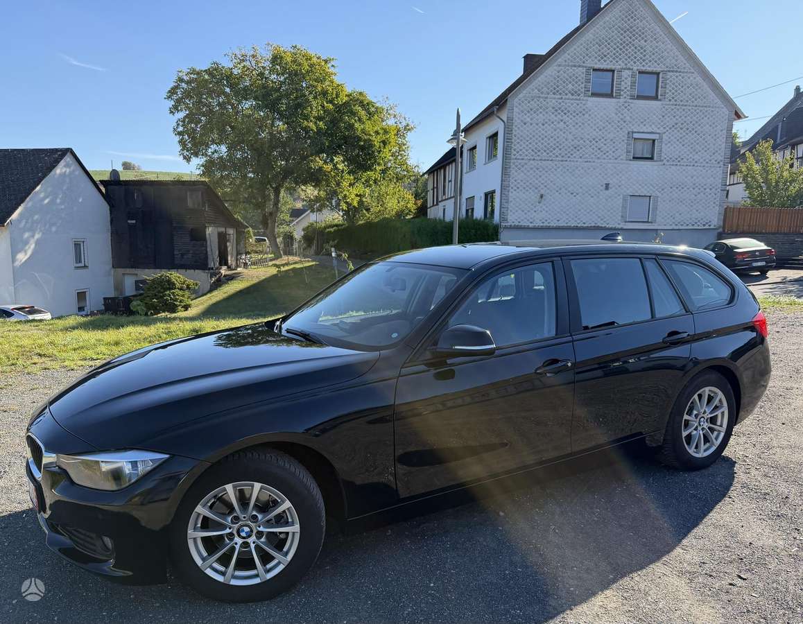 BMW 320 2013 — interior