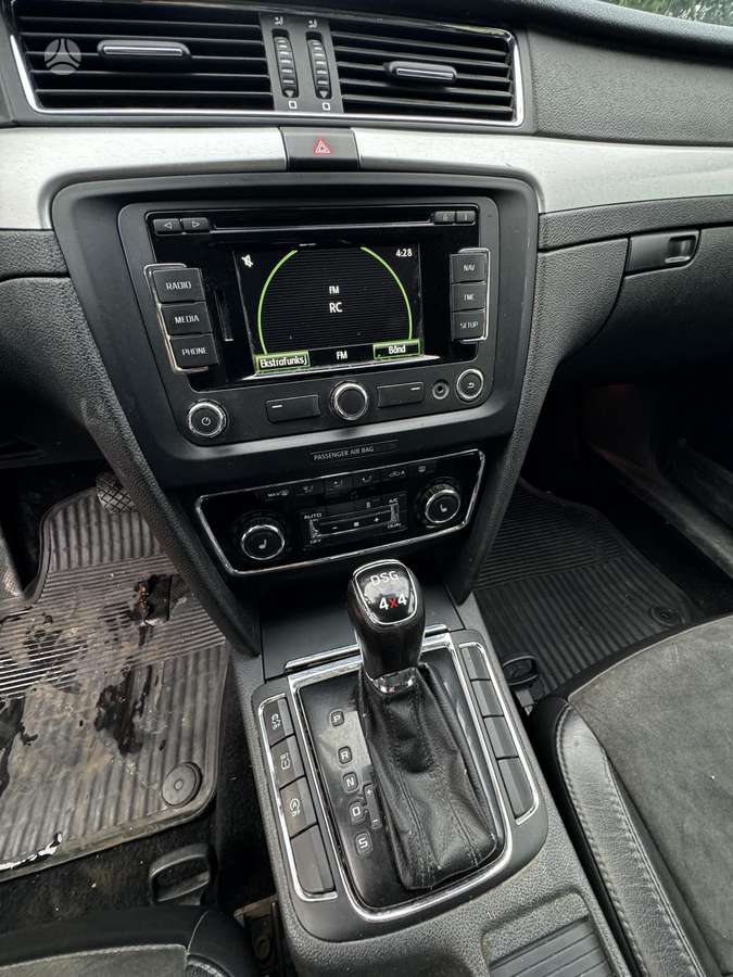 Skoda Superb 2015 — photo 10